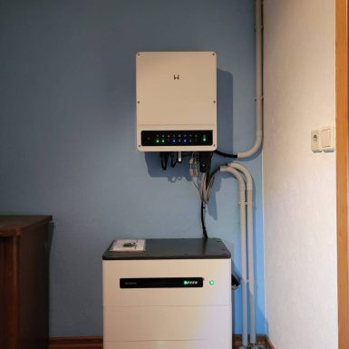GoodWe Speicher zur Sicherung des überschüssigen Stroms aus der Solaranlage.